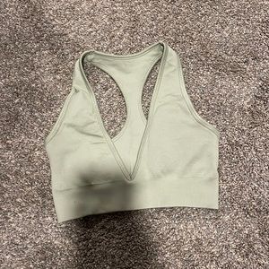 Low cut workout sports bra